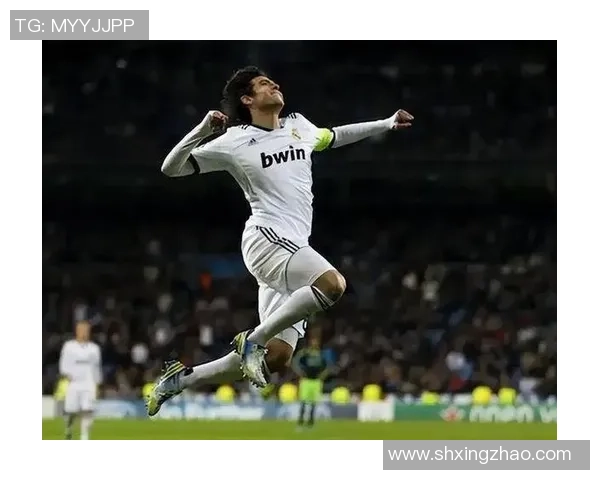 卡卡：从天赋少年到世界足球巨星的辉煌传奇之路