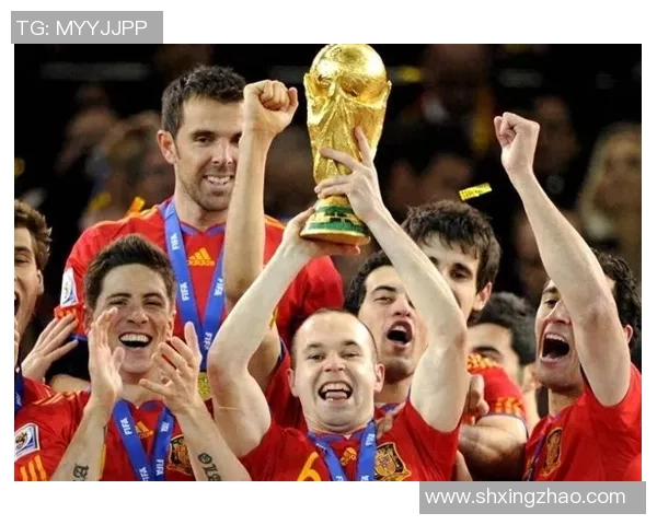 卷发足球明星的魅力与技术碰撞 解析他们在绿茵场上的辉煌表现与独特风采