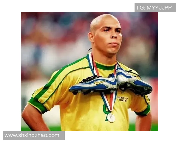 足球百大球星历史榜单揭秘 足坛传奇人物与时代巨星的终极对决