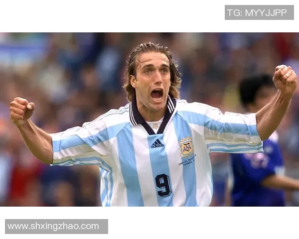阿根廷7号足球明星是谁 他在世界足坛的影响力与成就解析